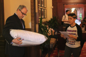 GSC member Pam Escalante reads a prepared speech to Joe Ferrara. / Photo: Esmeralda Huerta